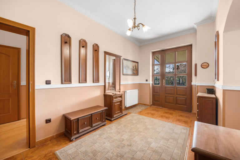 Rodinný dom s bazénom na predaj v Čakanoch – foto 5